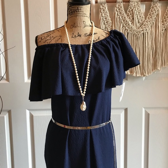 Chic Navy Blue Dress: shoulders can be styled 3 ways! - Picture 3 of 7